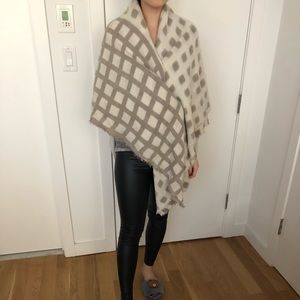 Zara Scarf/Wrap white and beige